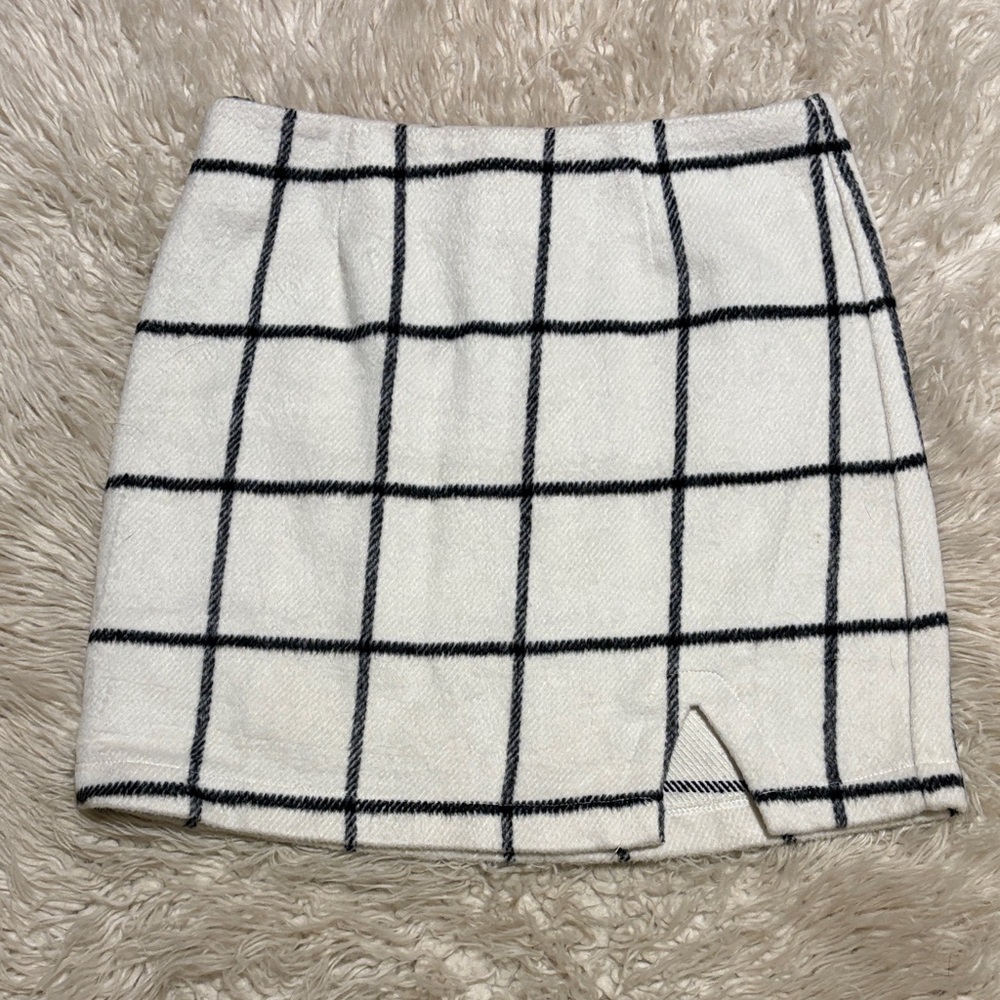 Soft checkered skirt 🖤
